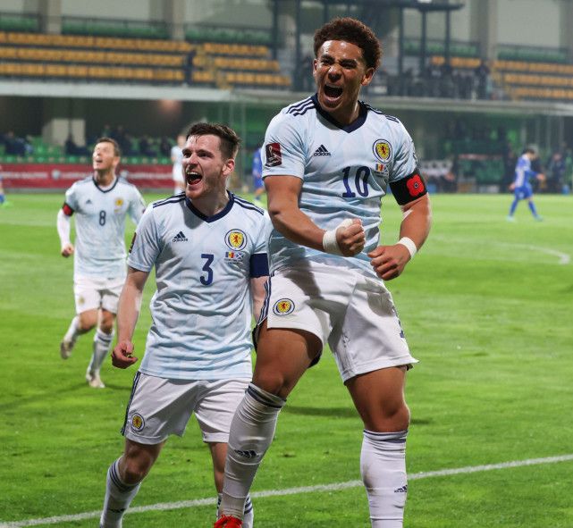 爱游戏app-包含戴维斯帽子战终结扎哈维进球，以色列客场逼平摩尔多瓦的词条