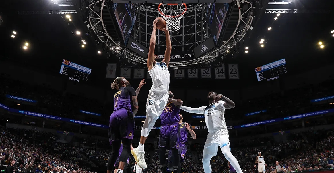 爱游戏官网-湖北卓尔拼尽全力，客场均分