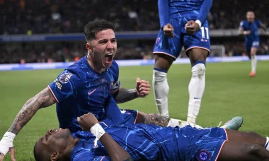 汉堡力克劲敌，豪取胜利士气高昂