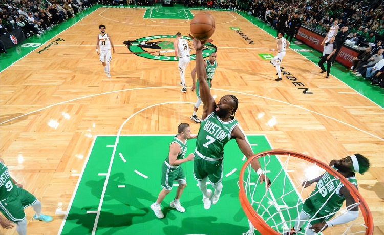 凯尔特人豪取五连胜,威少发挥巅峰状态 凯尔特人豪取五连胜,威少发挥巅峰状态