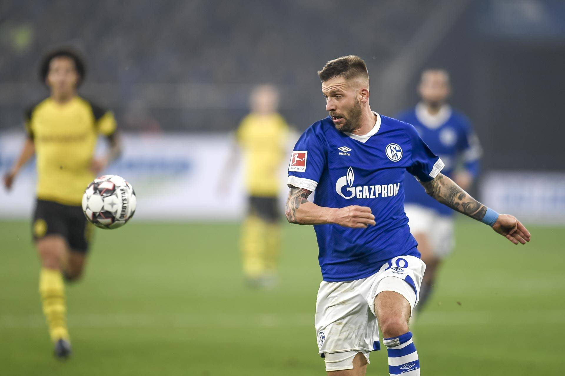 爱游戏-沙尔克遭遇惨败，保级形势岌岌可危的简单介绍