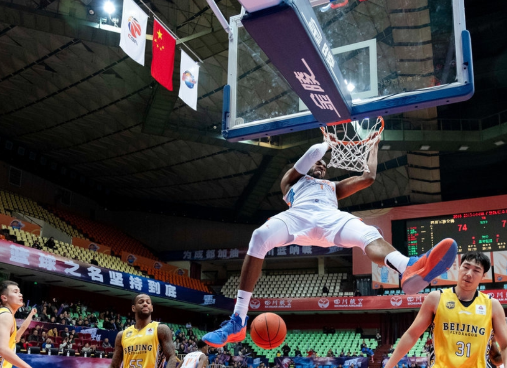 云南男篮全队奋发铿锵,捍卫主场荣誉 云南男篮全队奋发铿锵,捍卫主场荣誉