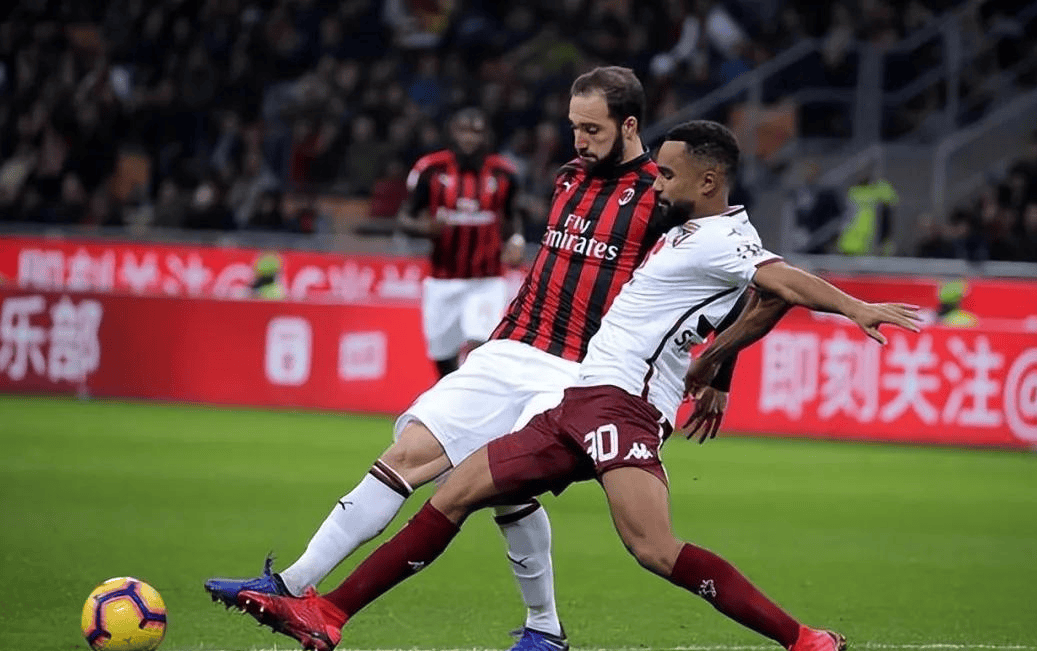 意甲赛场上演精彩纷呈的对决,燃烧心中的激情 意甲赛场上演精彩纷呈的对决,燃烧心中的激情