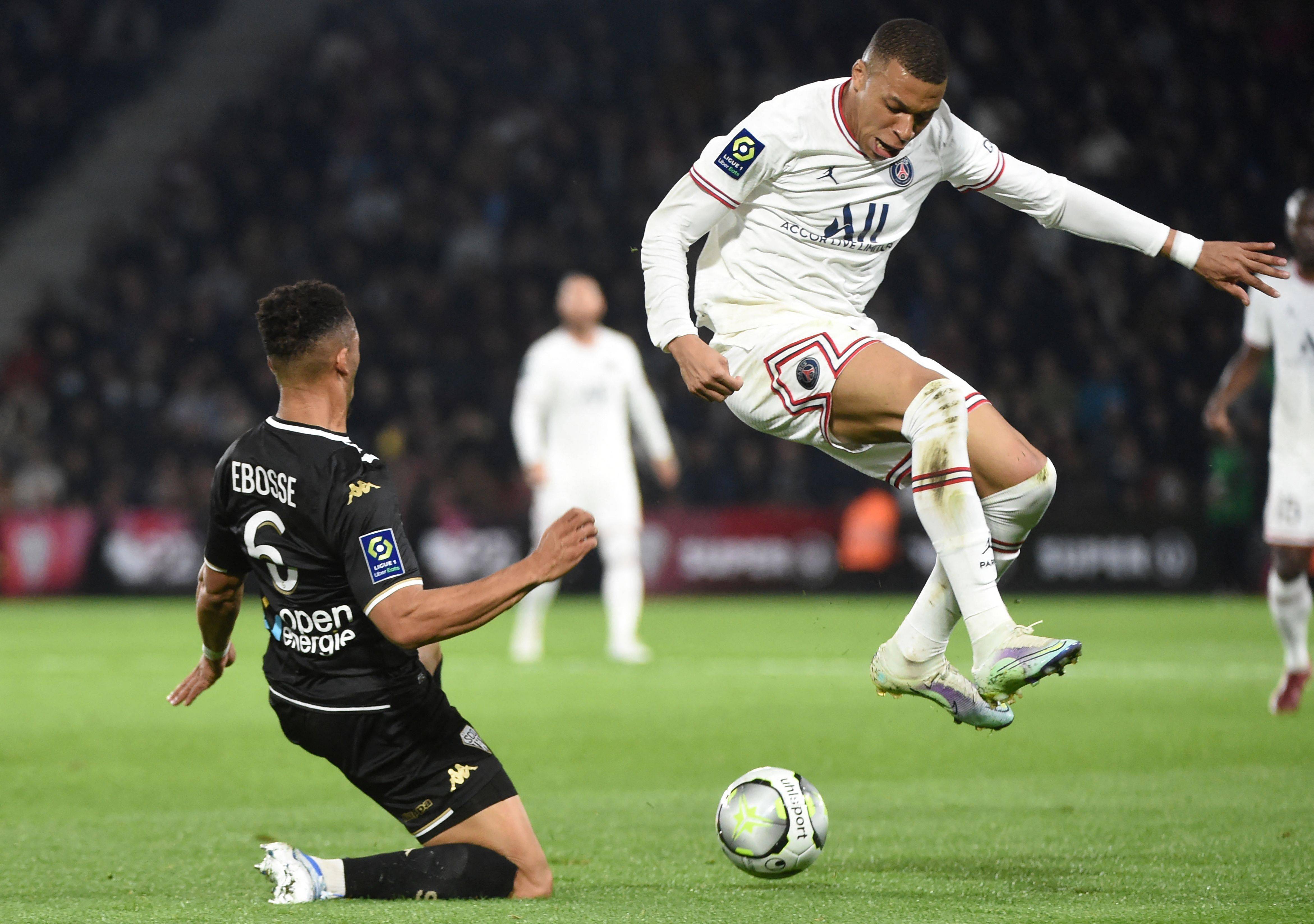 巴黎圣日耳曼在法甲积分榜上领先一步的简单介绍