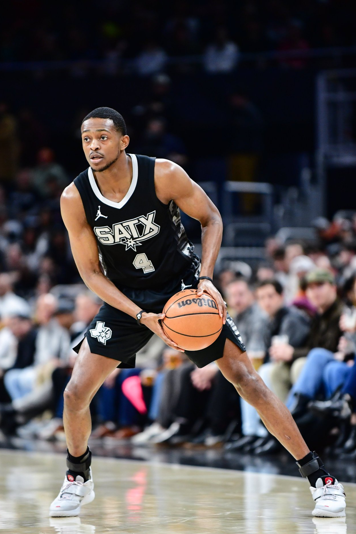 爱游戏app下载-活塞队前锋成为球队得分王，为胜利贡献巨大