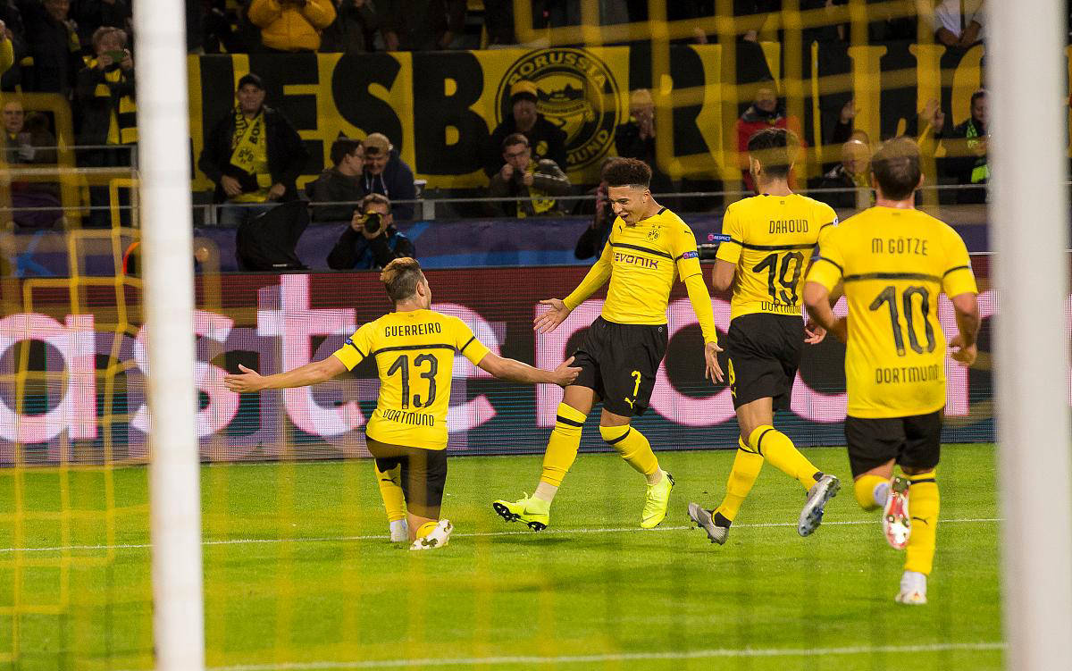 爱游戏中国官网-多特蒙德球员集体训练，备战下一场比赛