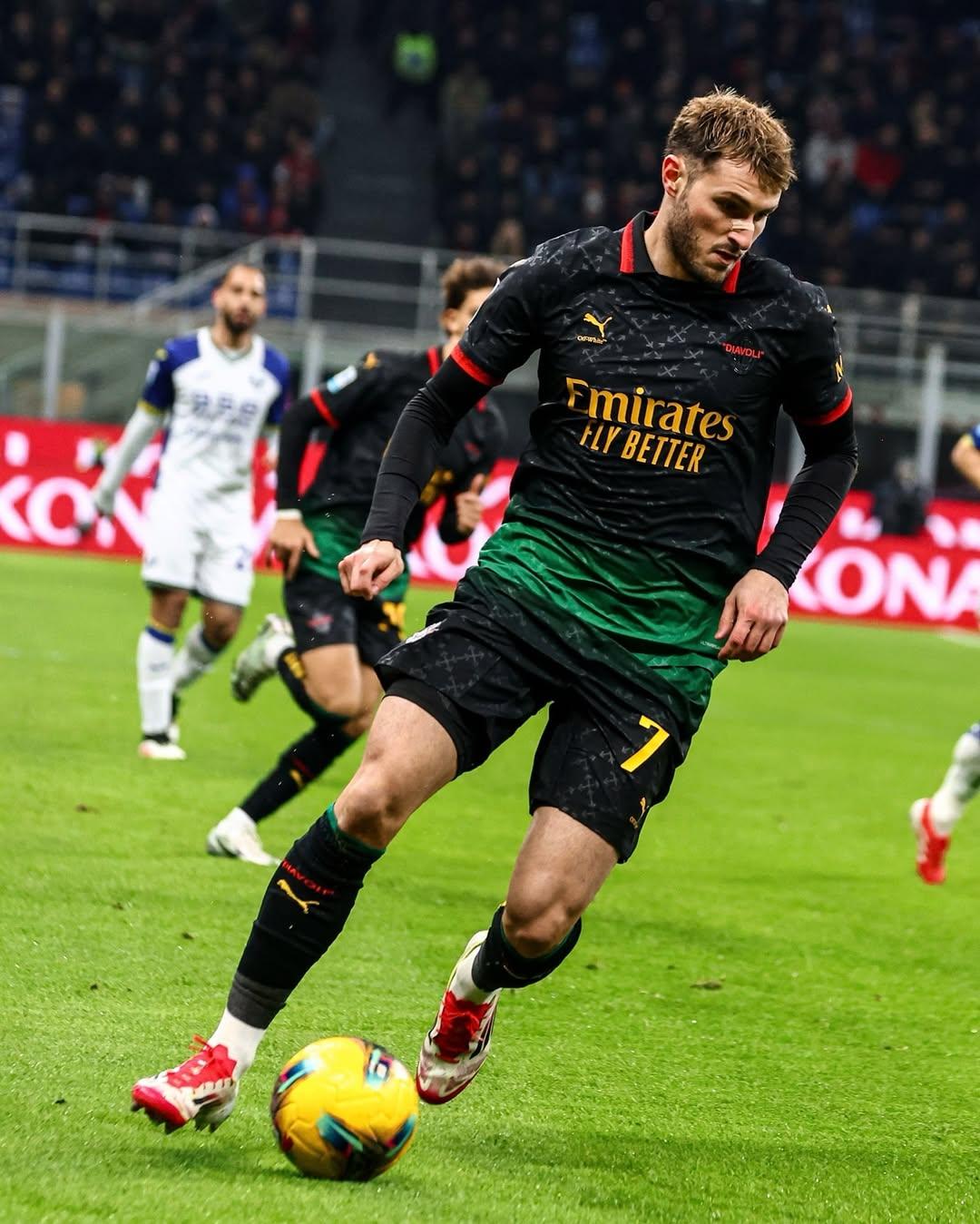 AC米兰大胜那不勒斯取得第二连胜 AC米兰大胜那不勒斯取得第二连胜