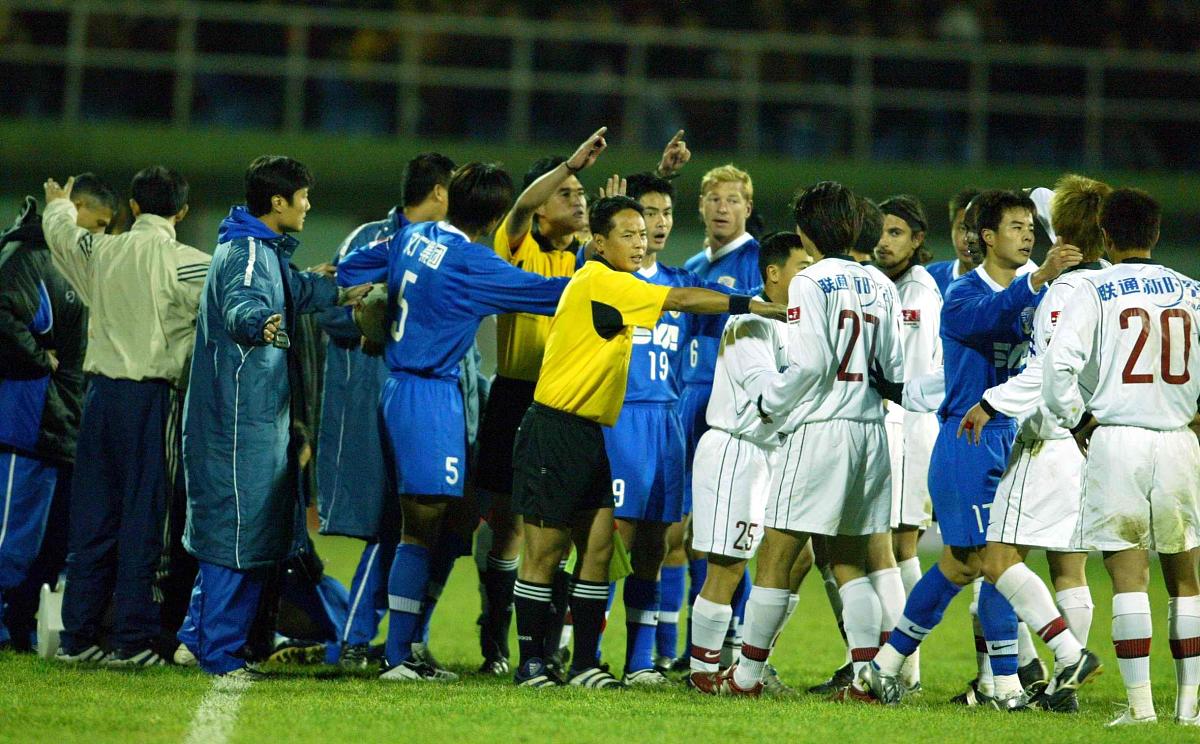 法兰克福客场不敌对手,欧战席位岌岌可危 法兰克福客场不敌对手,欧战席位岌岌可危