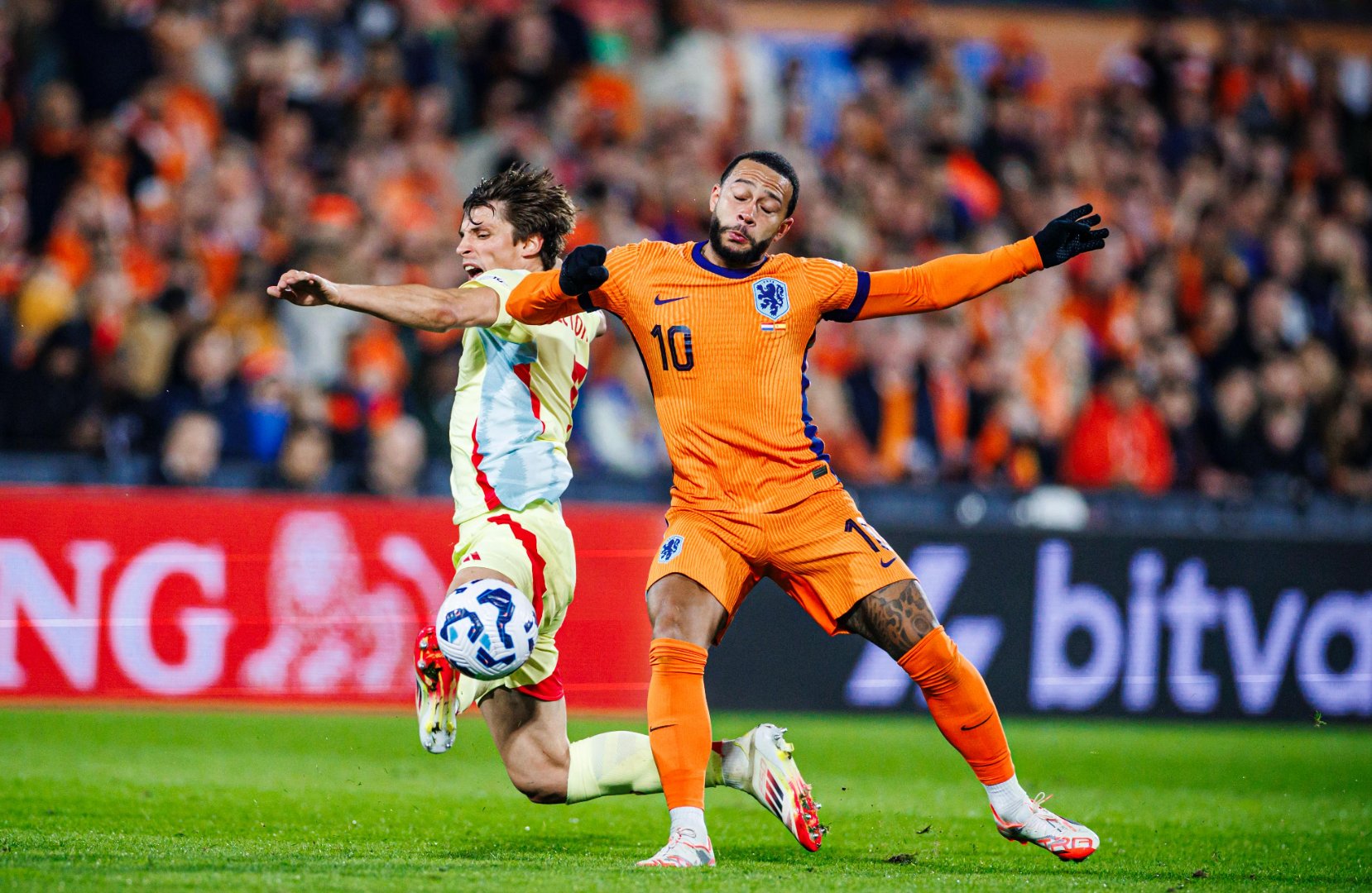 荷兰遗憾落败,英格兰赢球晋级 荷兰遗憾落败,英格兰赢球晋级