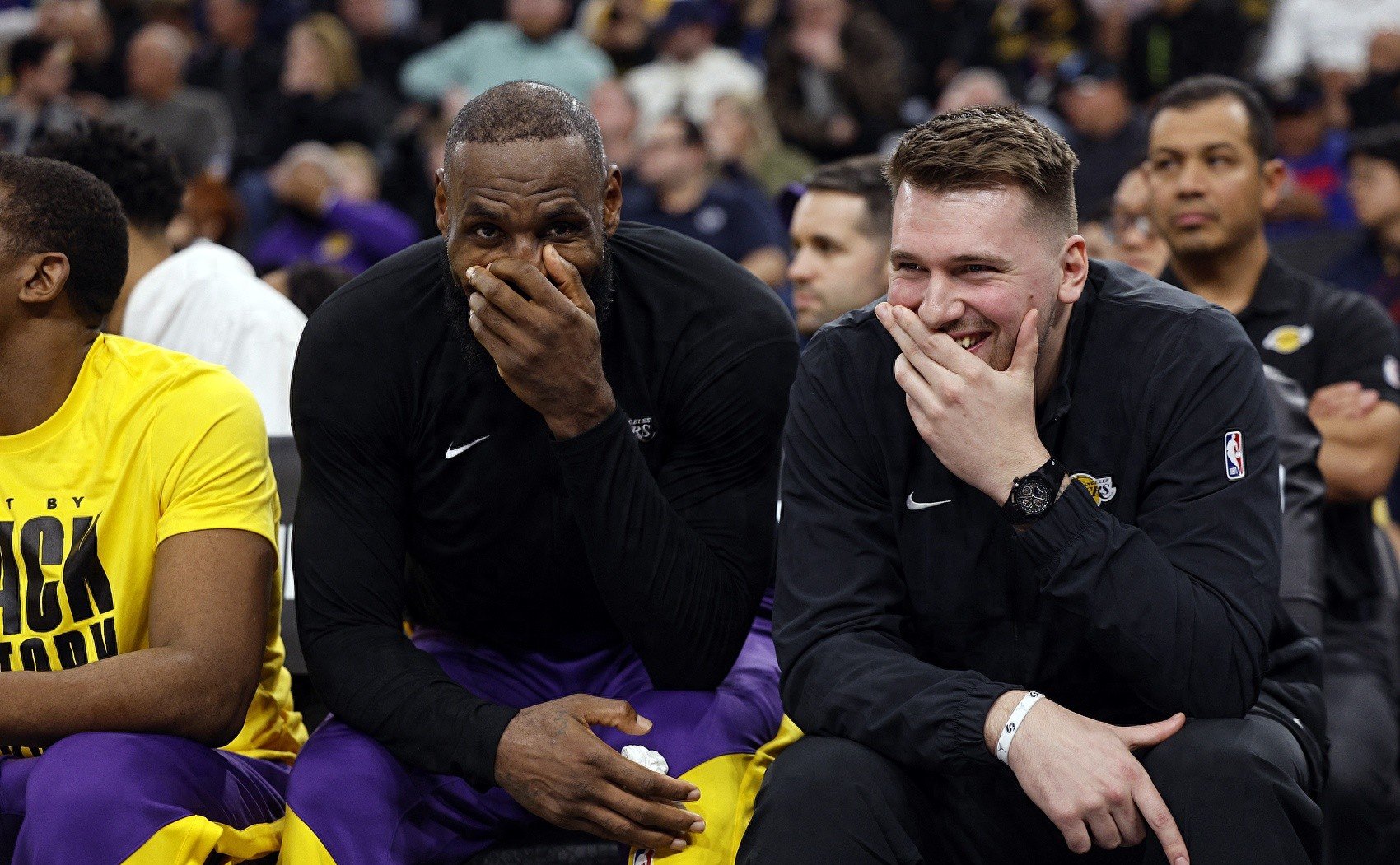 小斯靠单核带队火箭扩大连胜欲挑战湖人的简单介绍