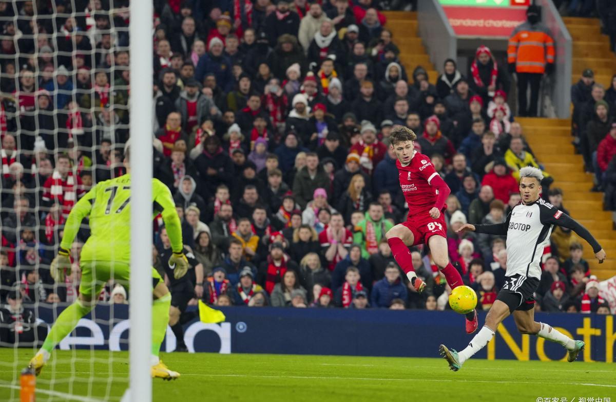 里尔球队在周末比赛中大获全胜 里尔球队在周末比赛中大获全胜