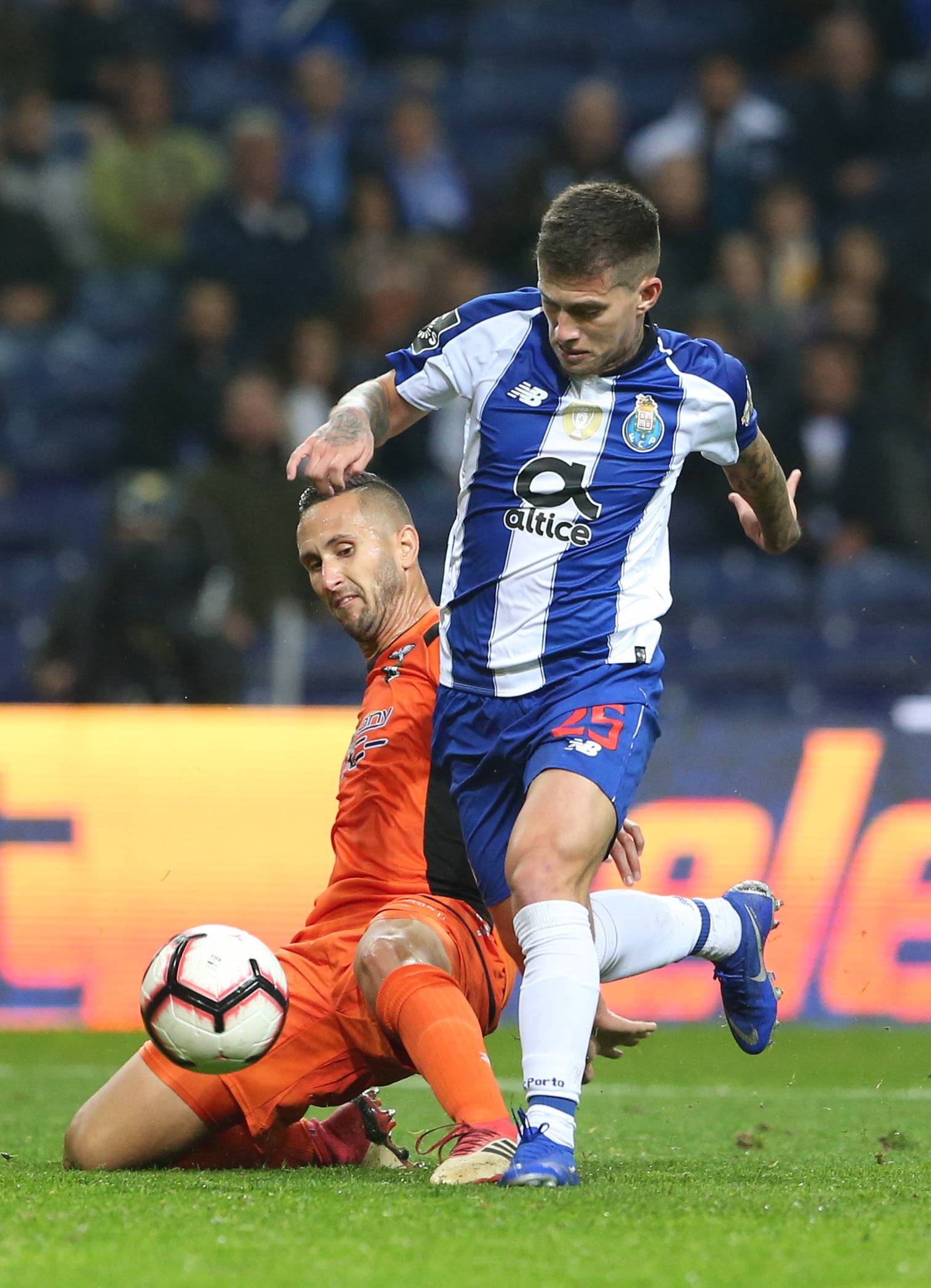 南美洲精英对决,胜者称霸洲际足坛的简单介绍 南美洲精英对决,胜者称霸洲际足坛的简单介绍