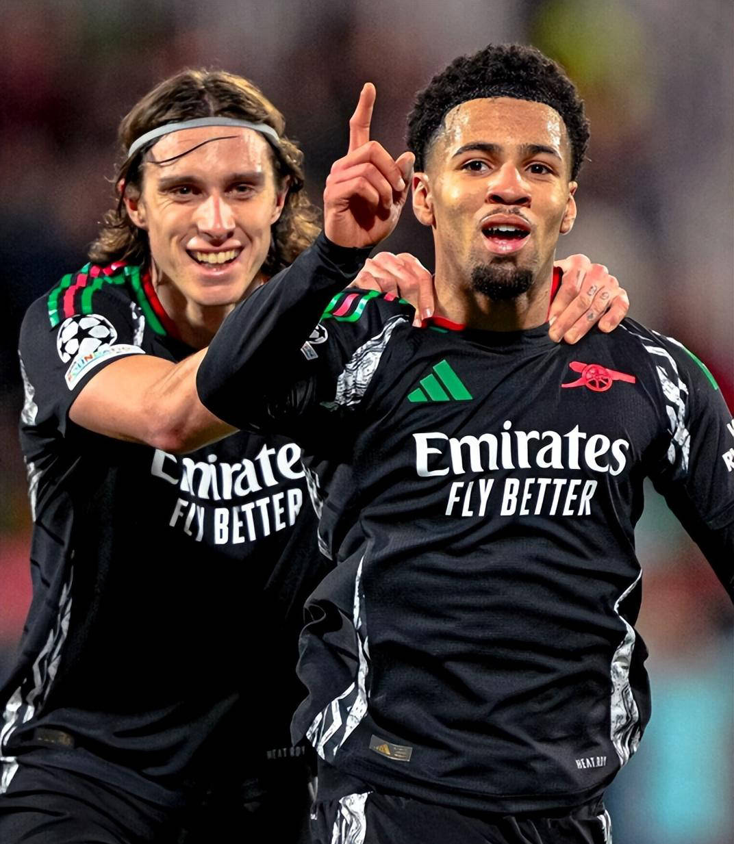 爱游戏登录-实力强劲的曼城，越战越勇晋级欧冠16强