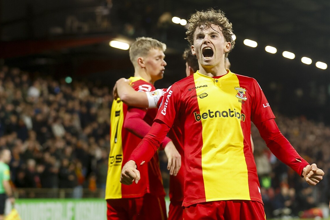 爱游戏登录入口-两队实力对决精彩交锋令人惊艳