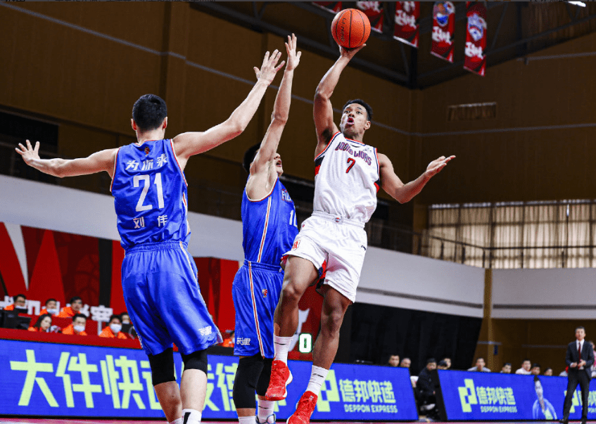 爱游戏官网-河北男篮迎来连胜，成为黑马