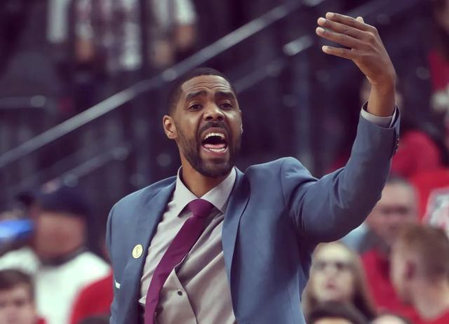 包含老将重返职业篮坛,技艺犹存令人惊叹的词条 包含老将重返职业篮坛,技艺犹存令人惊叹的词条