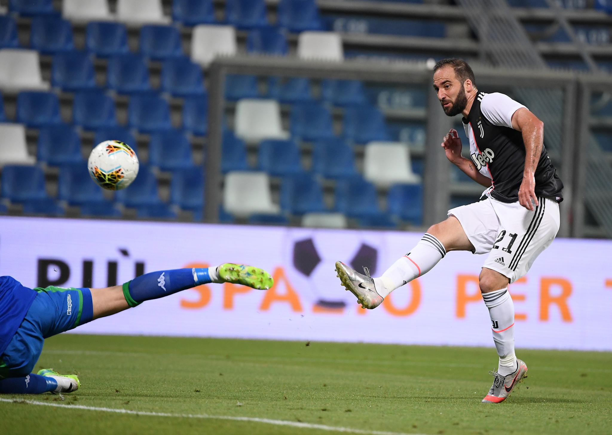 爱游戏在线登录-包含萨索洛遭遇逆转败，遗憾失利的词条